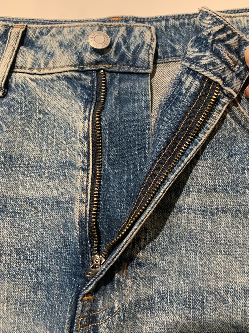 GAP Light Blue Wash Denim Pencil Skirt, Raw Hem Front Slit Western Boho Tall 6T - Picture 10 of 16